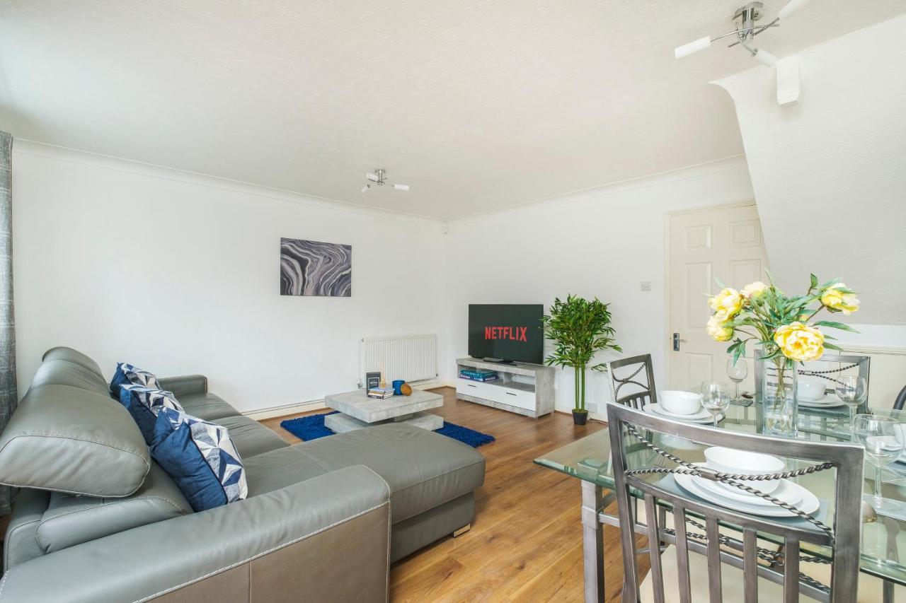 Beautiful 3 Bed House With Amazing Views In Dartford, Kent Apartment Bagian luar foto