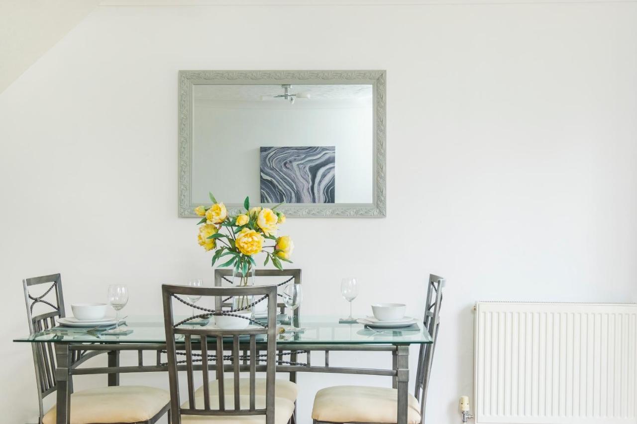 Beautiful 3 Bed House With Amazing Views In Dartford, Kent Apartment Bagian luar foto