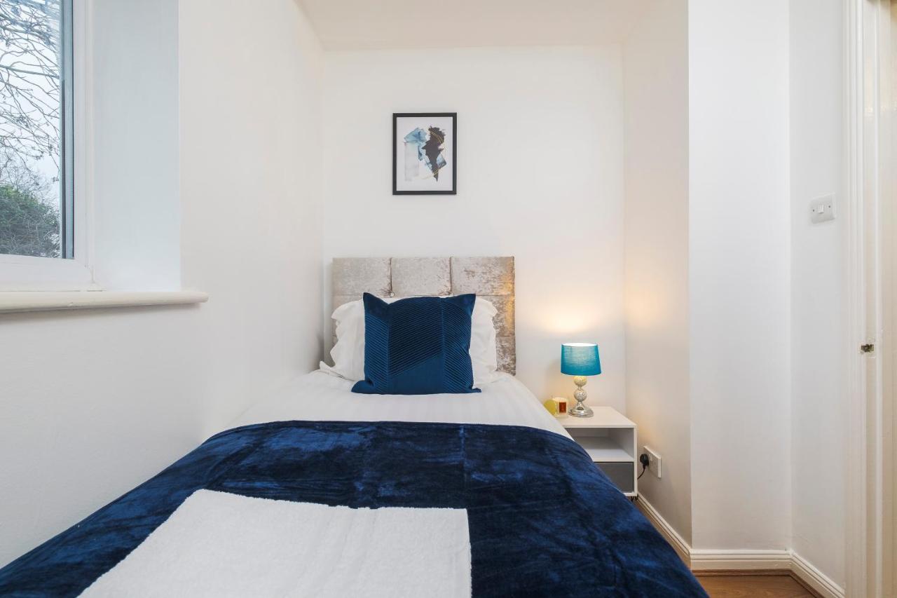 Beautiful 3 Bed House With Amazing Views In Dartford, Kent Apartment Bagian luar foto